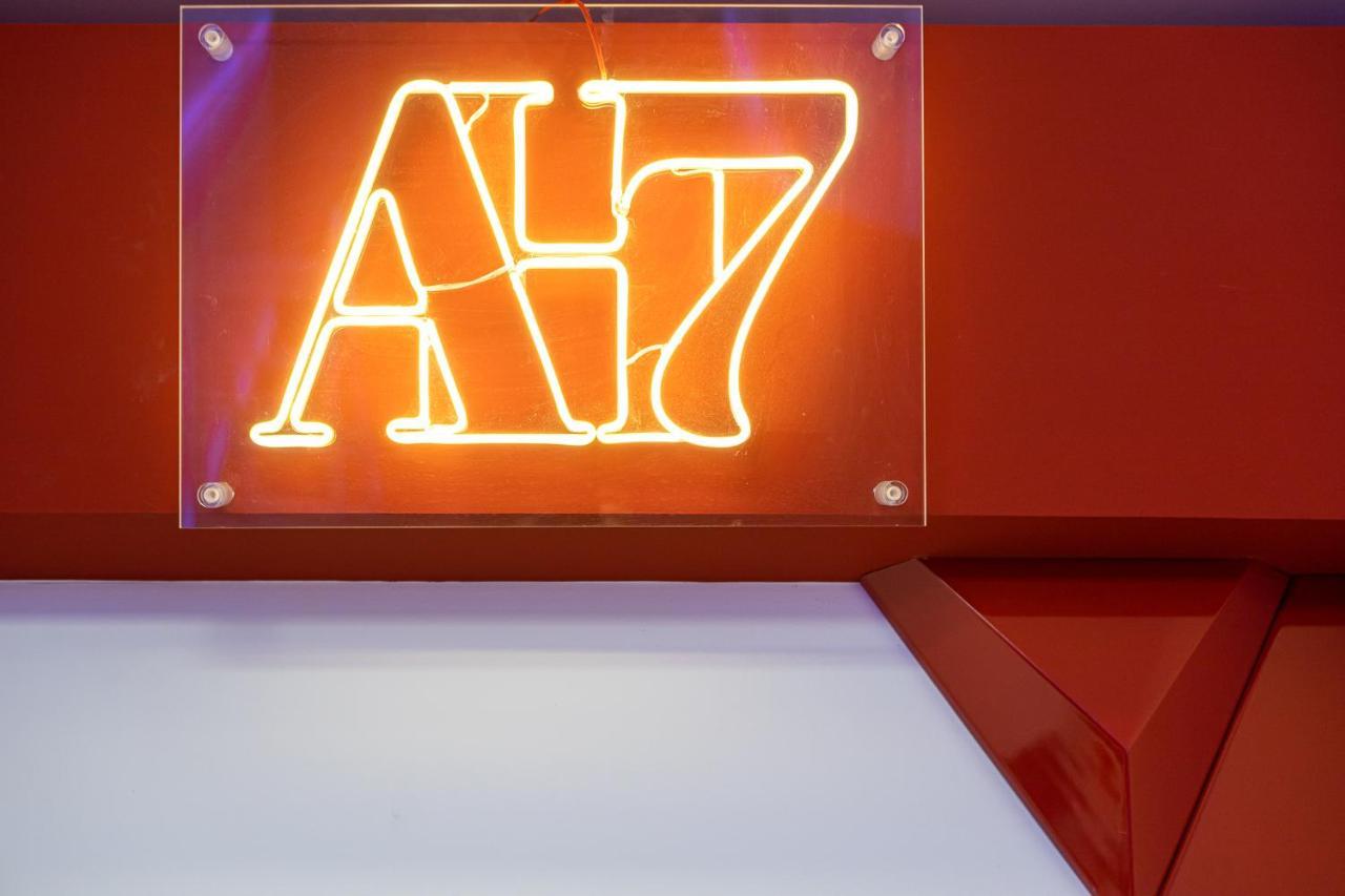 Art Seven Hostel Capsules Madrid Ngoại thất bức ảnh