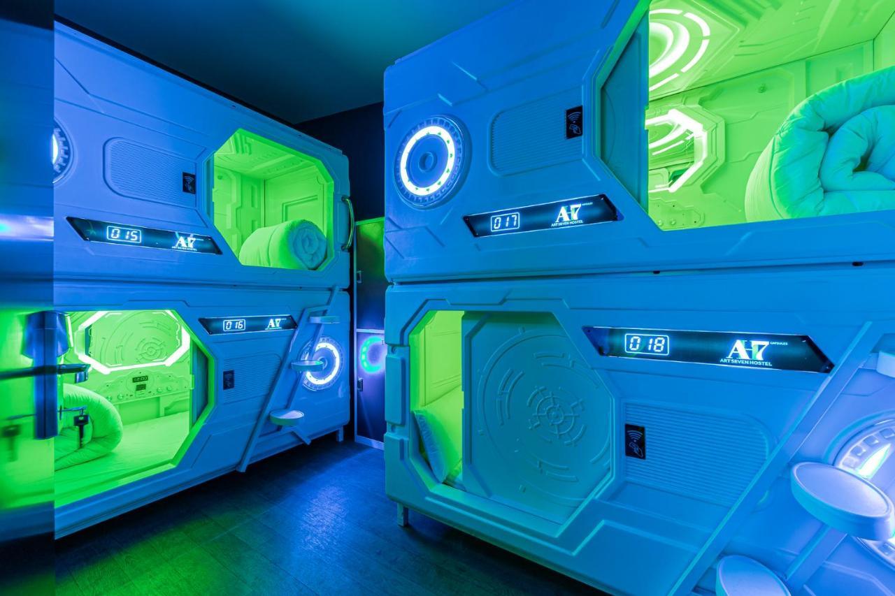 Art Seven Hostel Capsules Madrid Ngoại thất bức ảnh