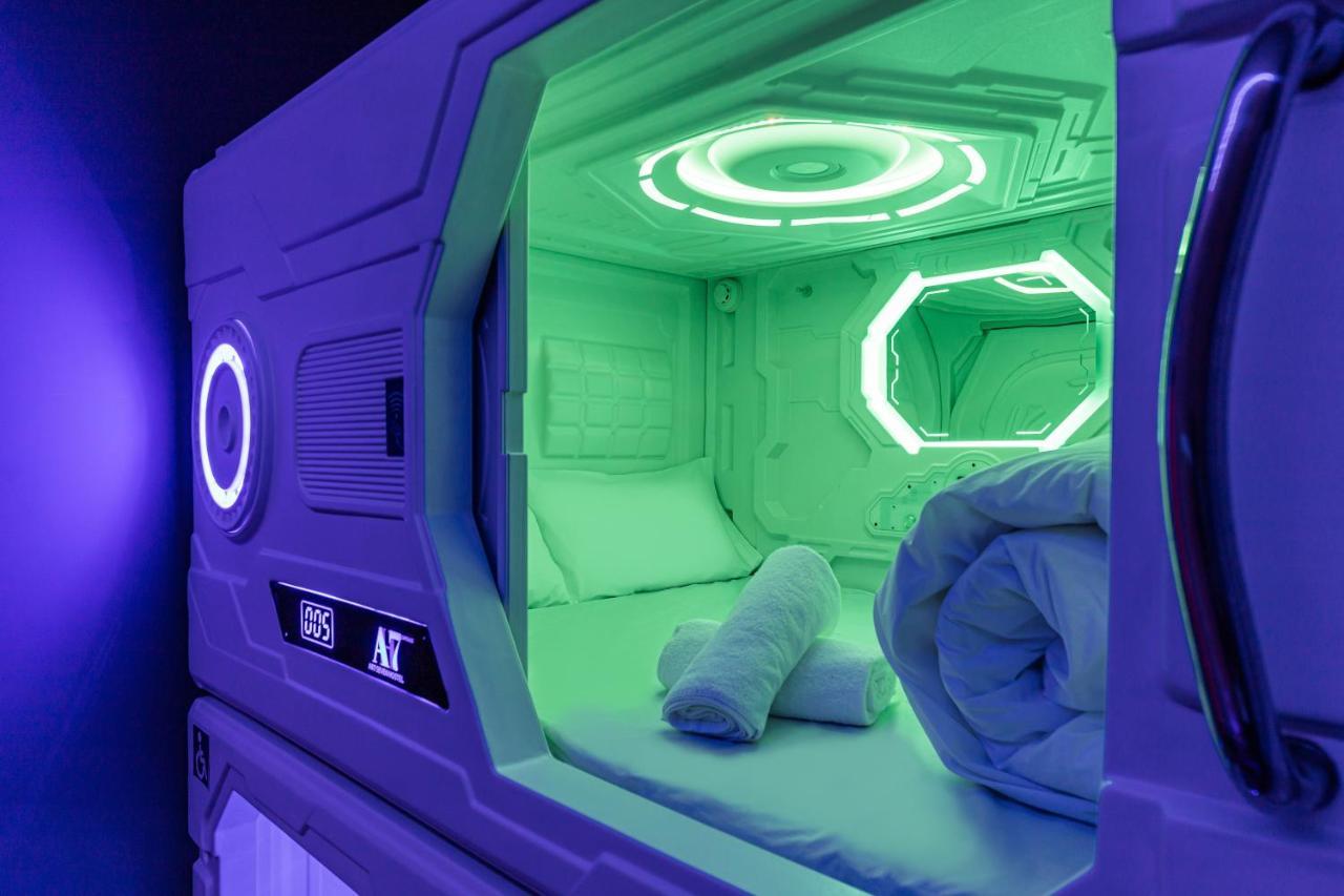 Art Seven Hostel Capsules Madrid Ngoại thất bức ảnh