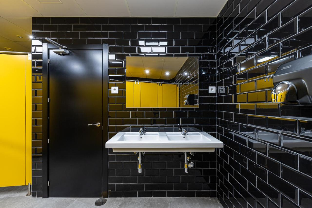 Art Seven Hostel Capsules Madrid Ngoại thất bức ảnh