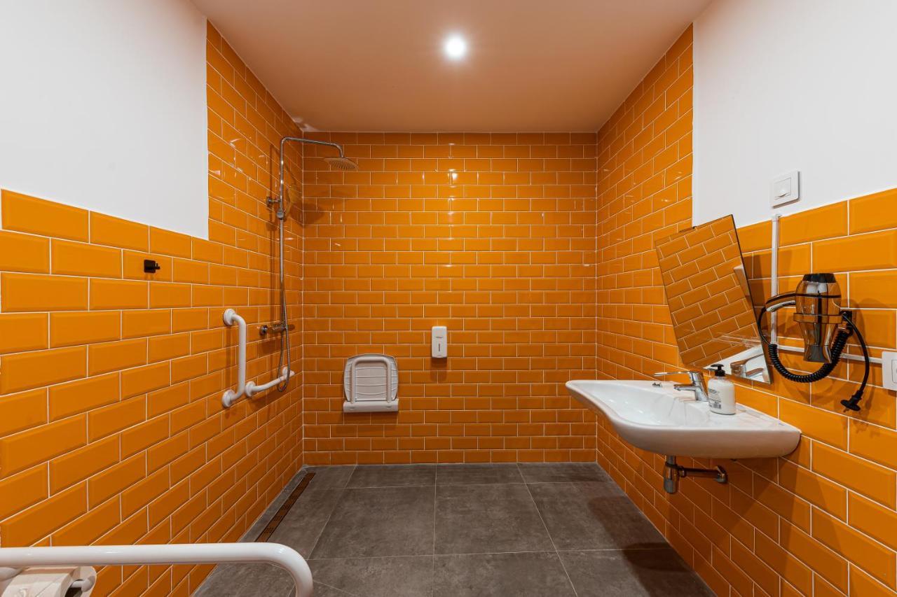 Art Seven Hostel Capsules Madrid Ngoại thất bức ảnh
