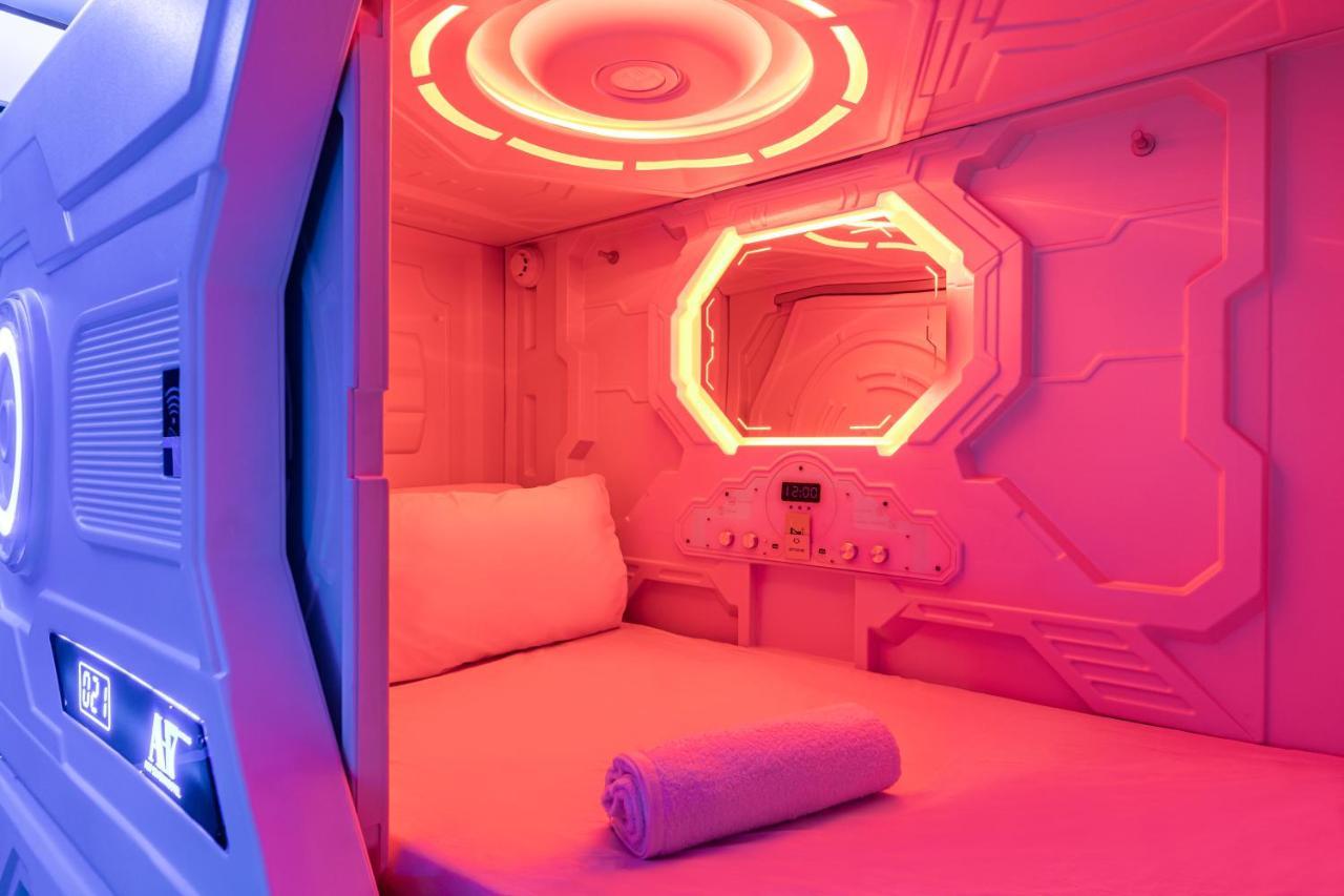 Art Seven Hostel Capsules Madrid Ngoại thất bức ảnh
