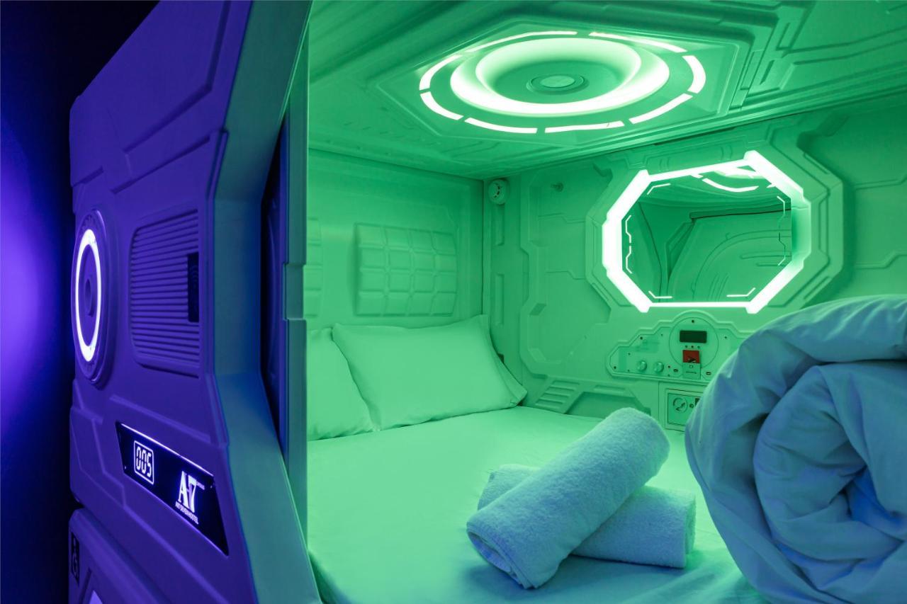 Art Seven Hostel Capsules Madrid Ngoại thất bức ảnh