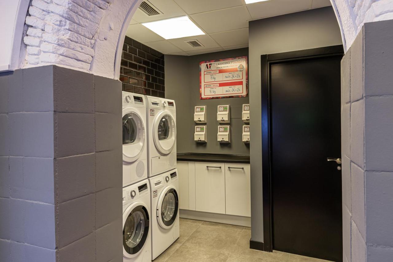 Art Seven Hostel Capsules Madrid Ngoại thất bức ảnh