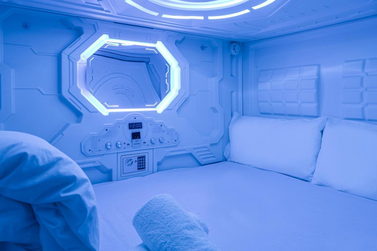 Art Seven Hostel Capsules Madrid Ngoại thất bức ảnh