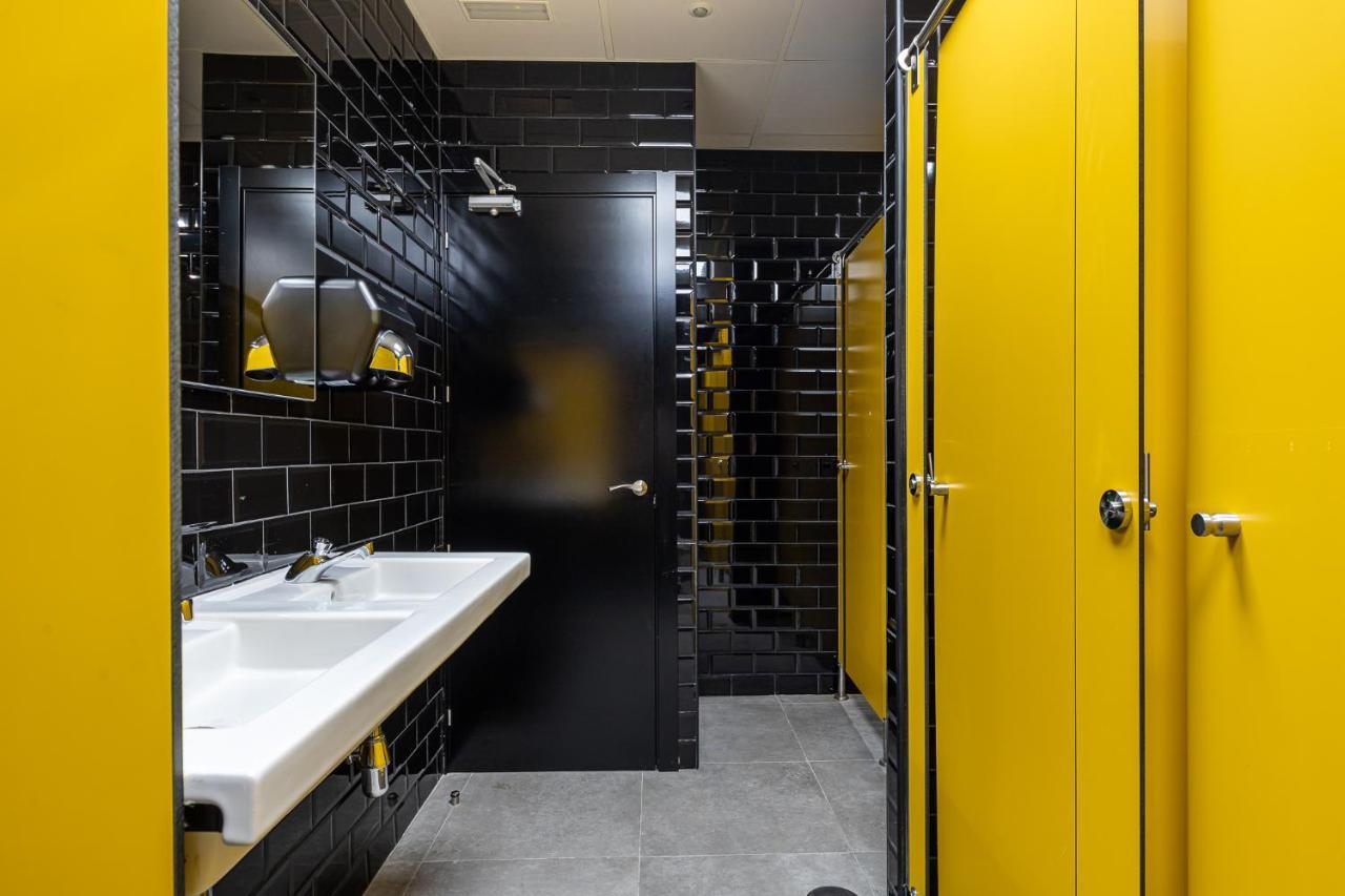 Art Seven Hostel Capsules Madrid Ngoại thất bức ảnh