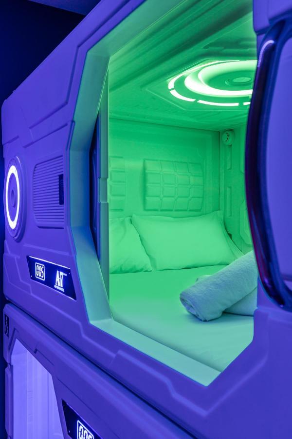 Art Seven Hostel Capsules Madrid Ngoại thất bức ảnh